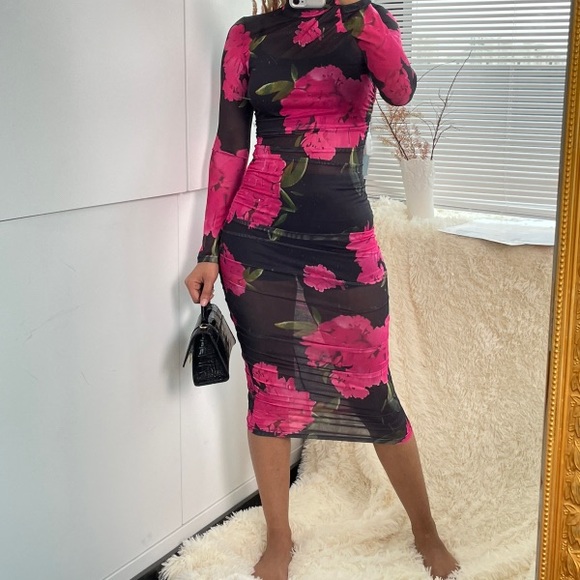 🔥Plus Size 3PCS Crop Top & Shorts Set With Floral Print Sheer Mesh Dress - Picture 3 of 4